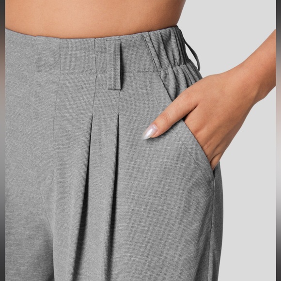 Halara High Waisted Plicated Side Pocket Wide Leg Waffle Work Pants Small NEW!! - Picture 4 of 7